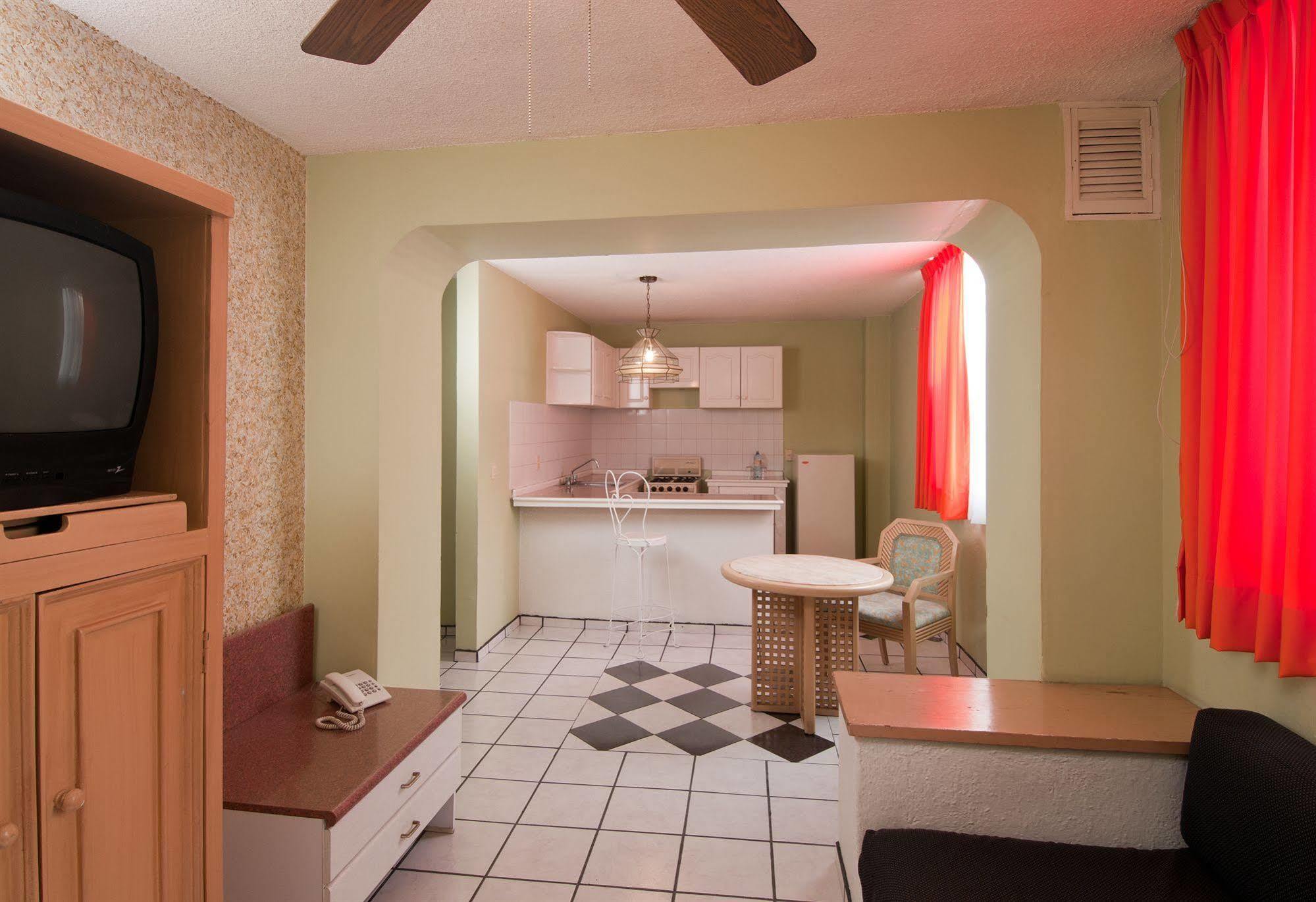 Futura Aparthotel 3*