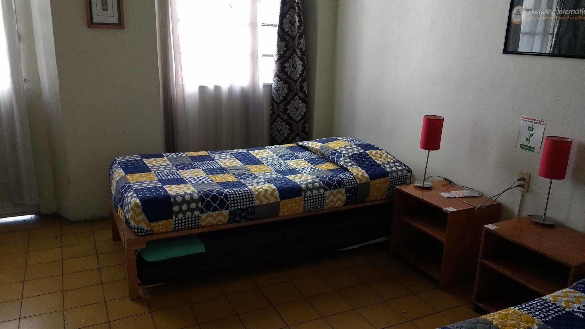 Hostel Lit *