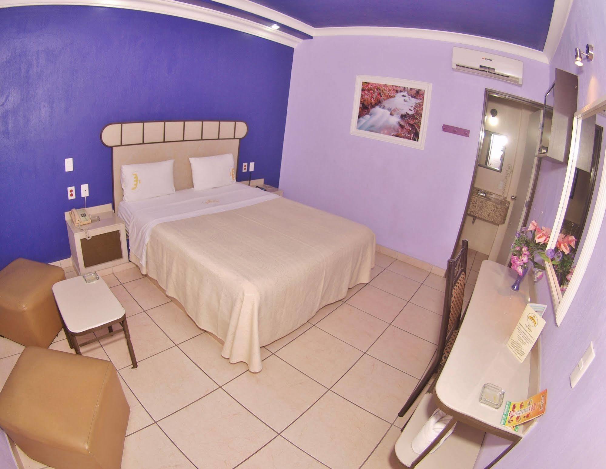 Plaza Bandera Hotel 2*