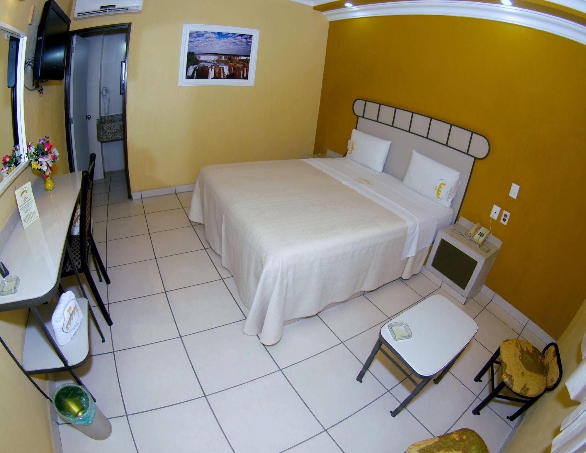 Plaza Bandera Hotel