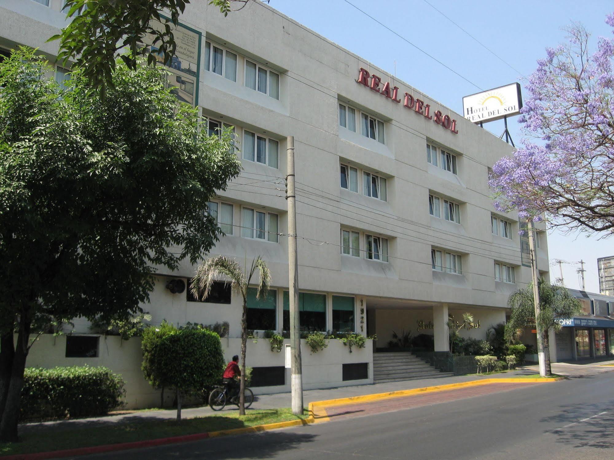 Real Del Sol - Zona Expo Industrial Hotel