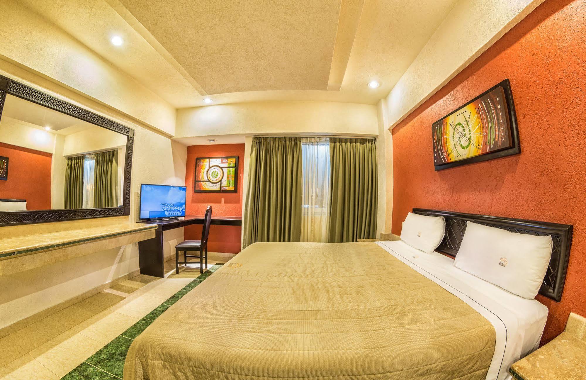 Real Del Sol - Zona Expo Industrial Hotel 3*