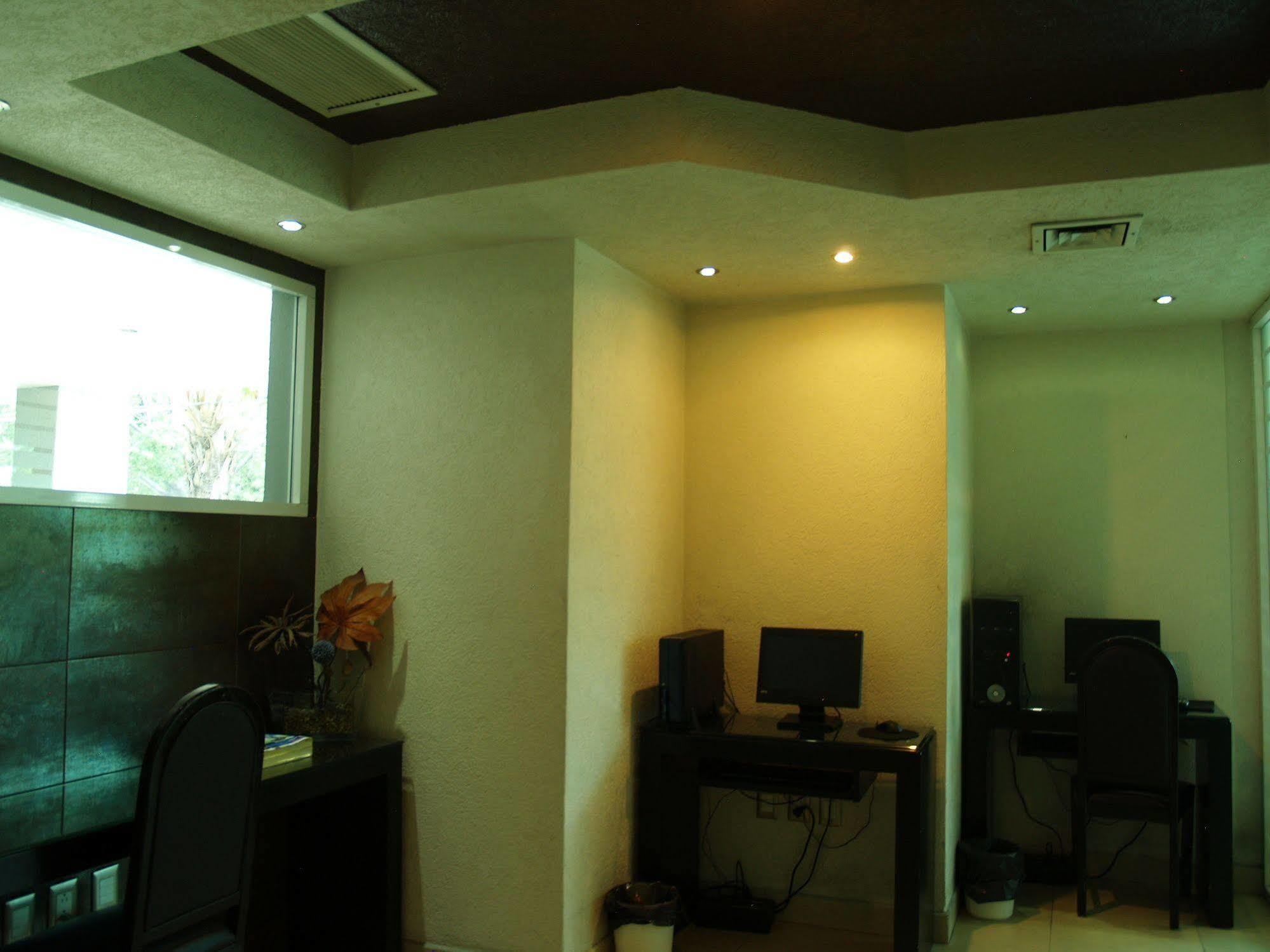 Real Del Sol - Zona Expo Industrial Hotel