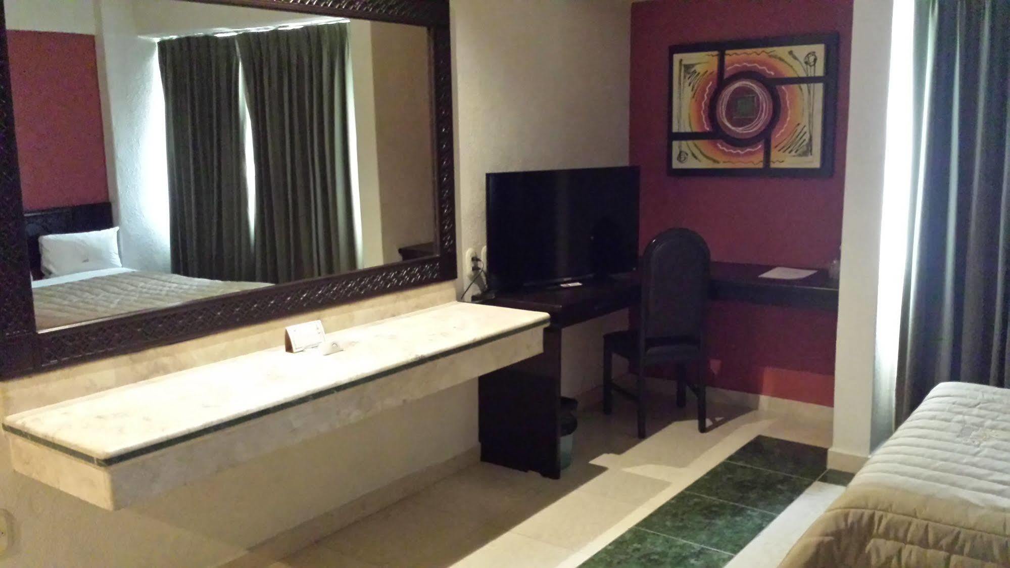Real Del Sol - Zona Expo Industrial Hotel 3*