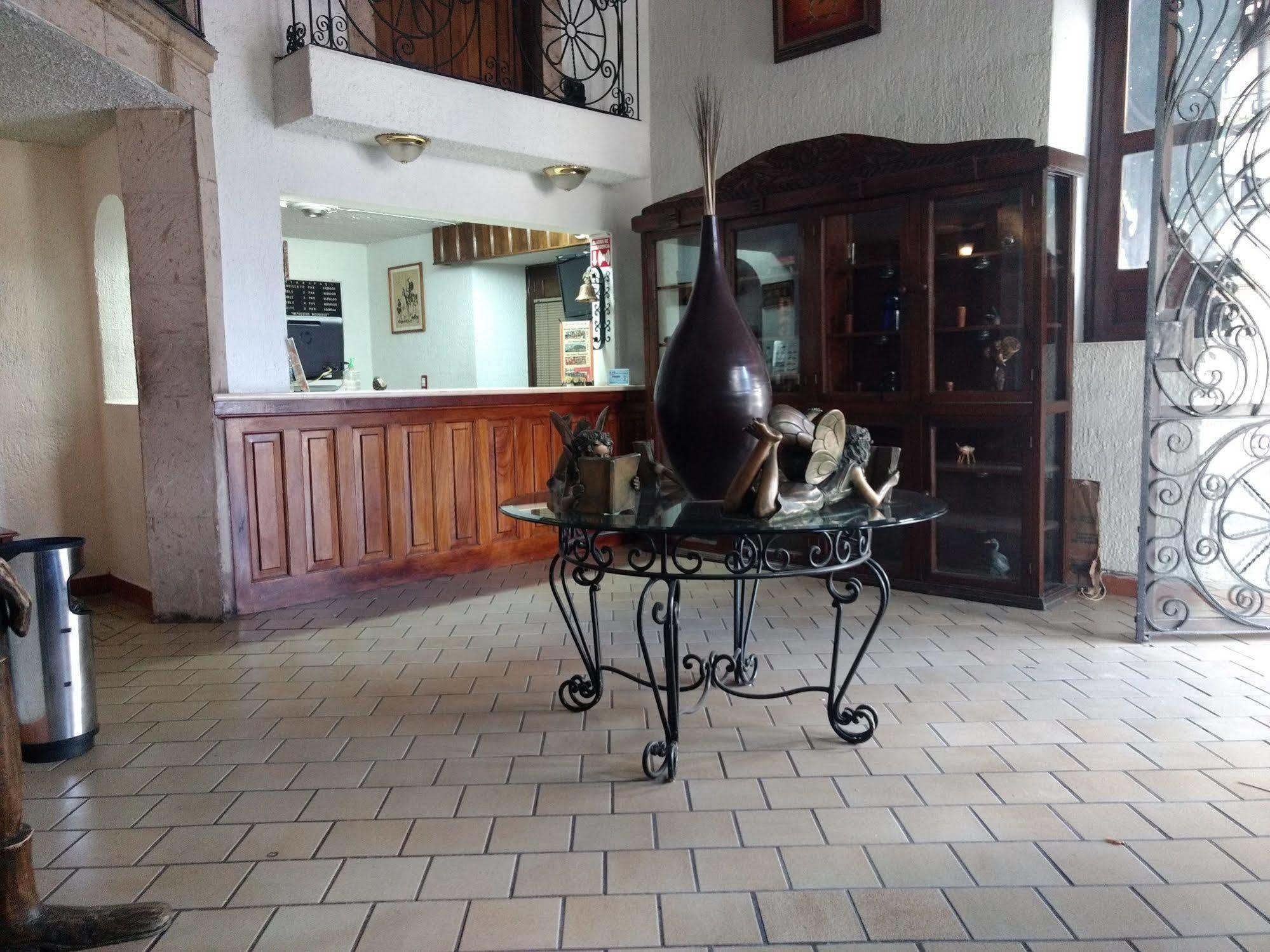 Don Quijote Plaza - Centro Historico 3* Guadalajara