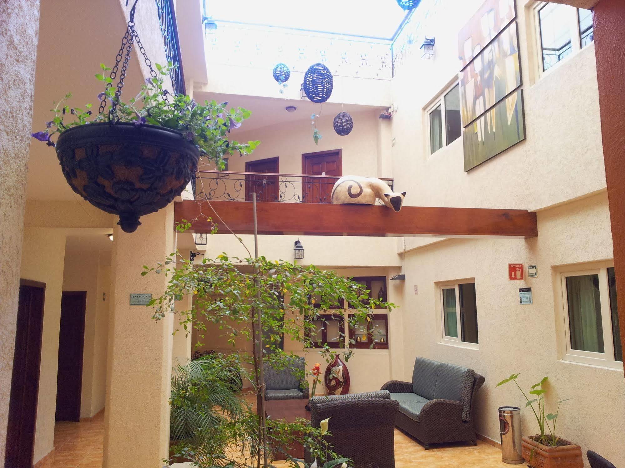 Alcazar - Centro Historico 4*