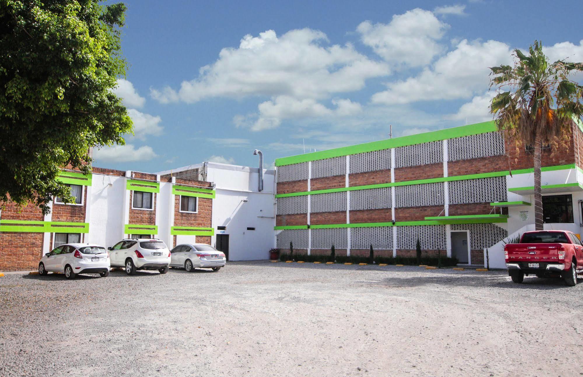 Arboledas Industrial Hotel 3*