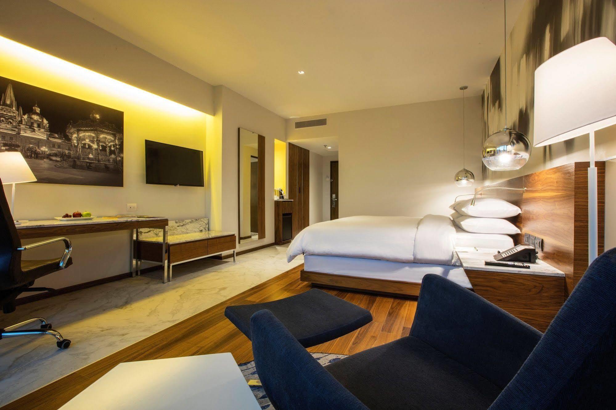 Krystal Urban 4*