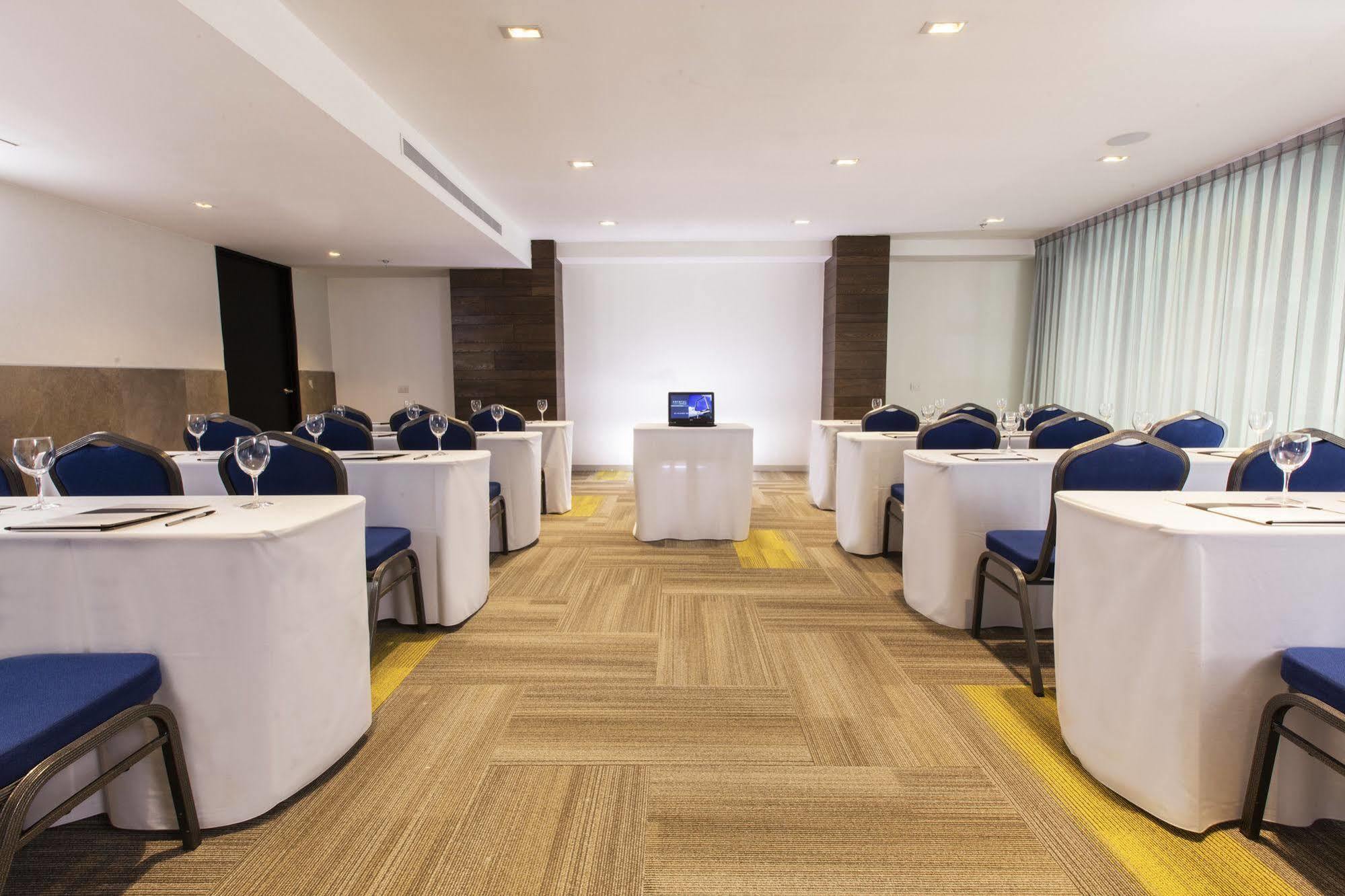 Hotel Krystal Urban 4*