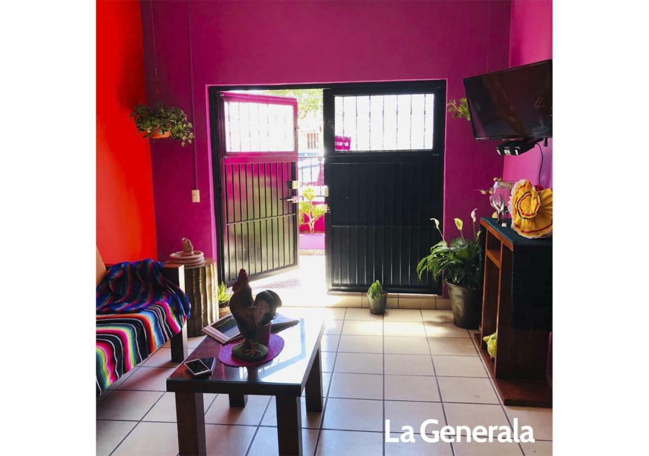 La Generala, 100 % Mexicana Guest house 2*