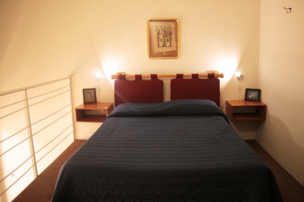 Lit Hostel *