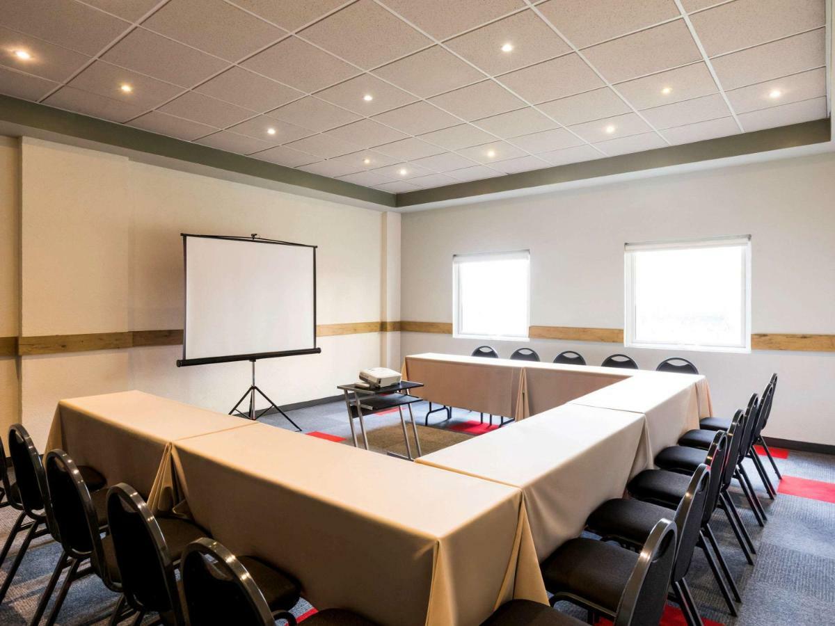 Hotel Ibis Expo 3*