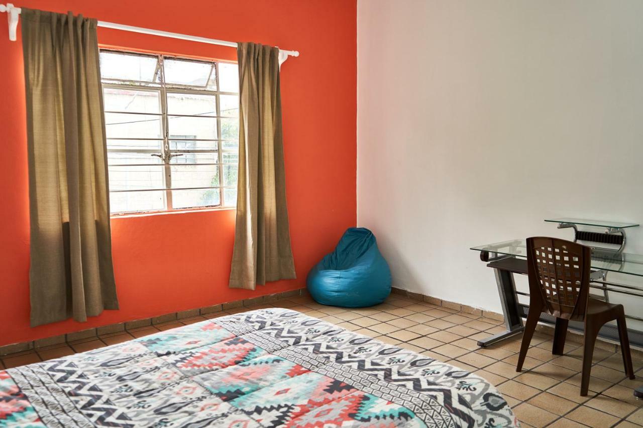 Americana Hostel *