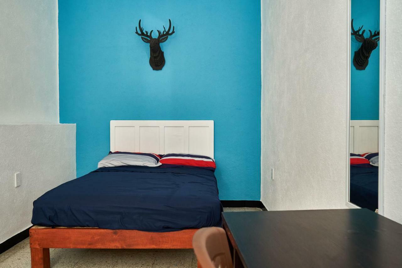 Americana Hostel *