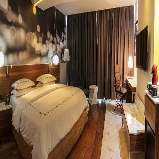 Krystal Urban 4*