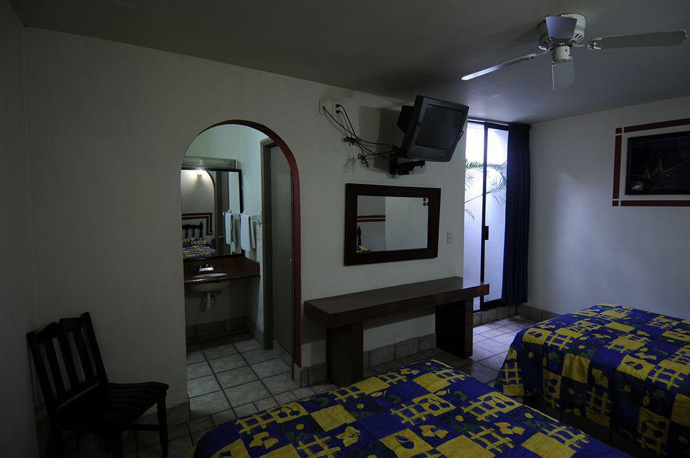 Hotel Arboledas Industrial 3*