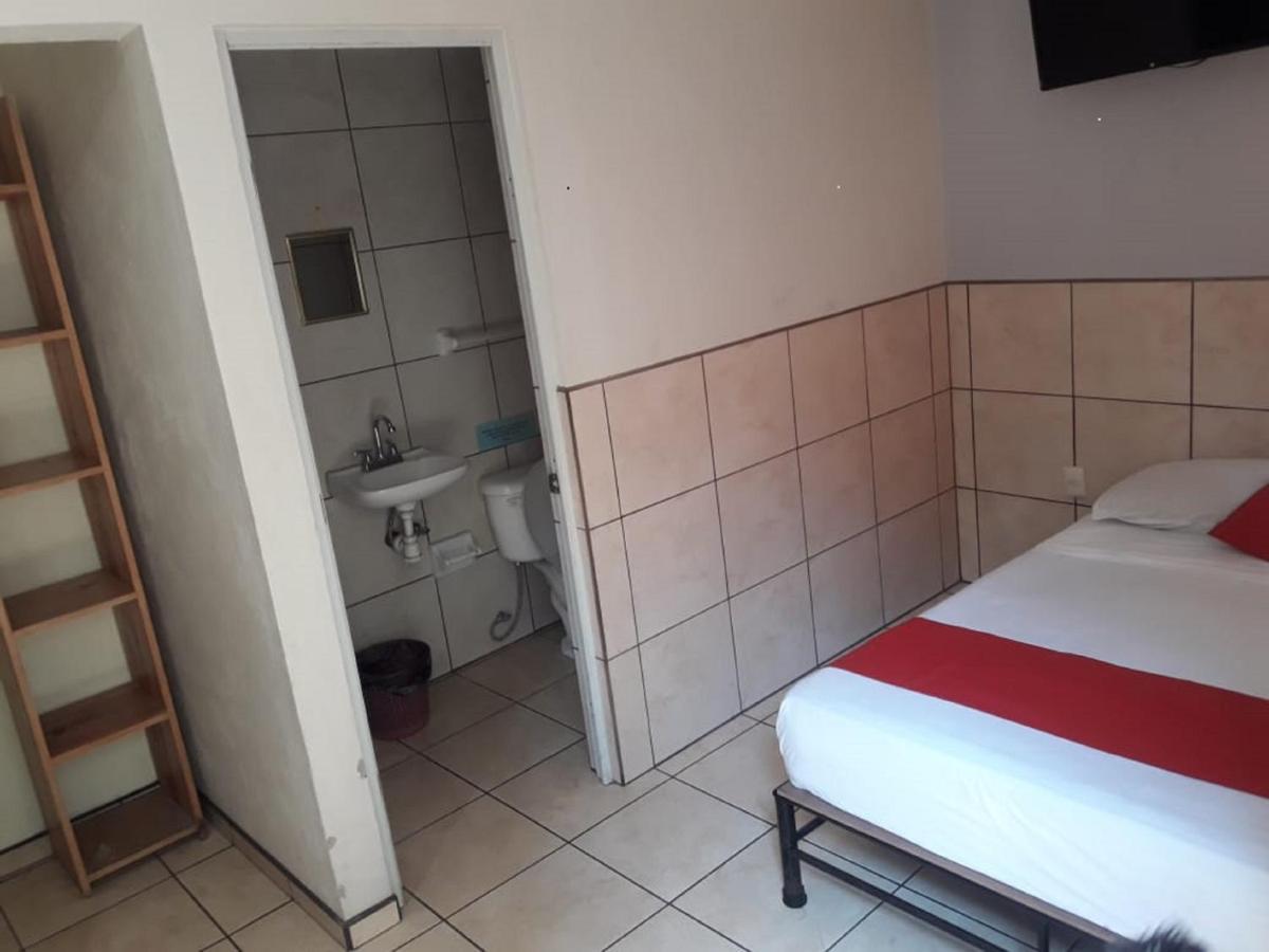 Oyo Centro Medico Hotel