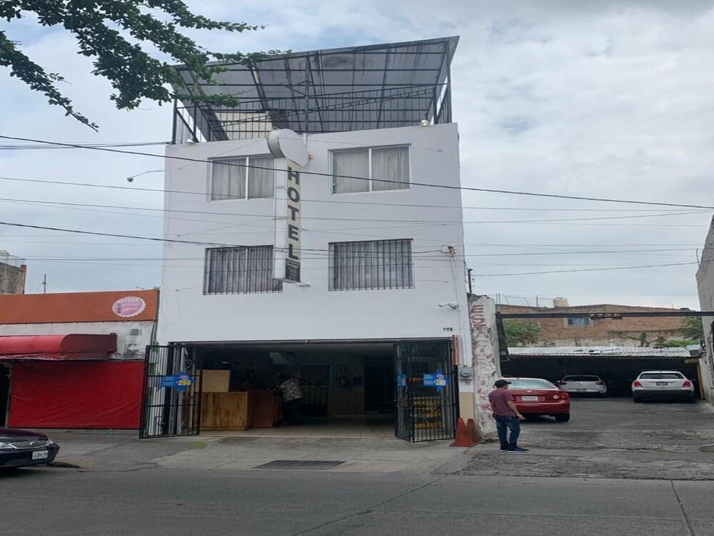 Hotel Oyo Centro Medico 2*