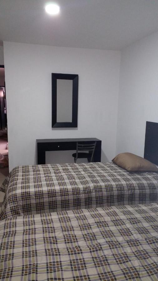 Casa Zona Iteso, Expo, Plaza Del Sol, 4 8 Huespedes / Compartida Guest house *