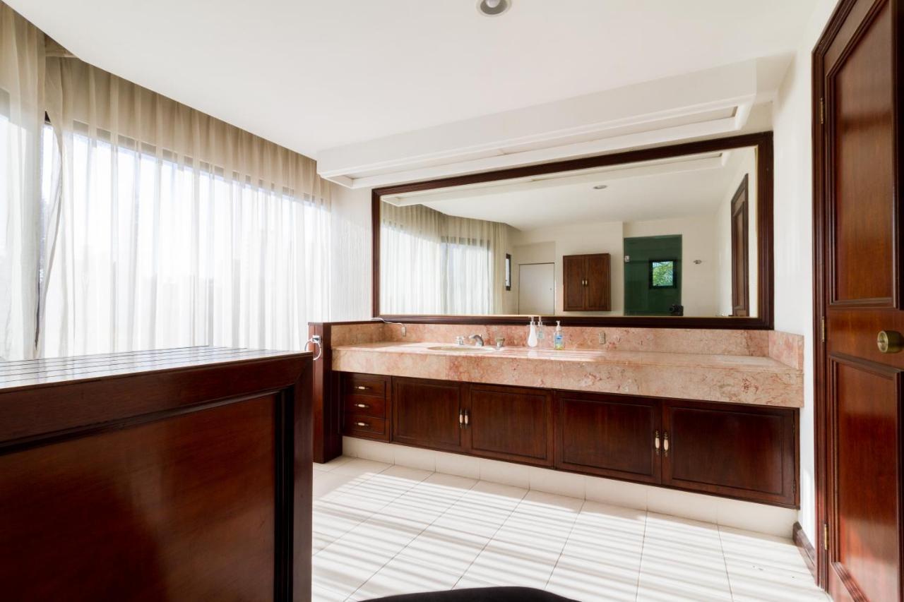 Apartment Penthouse Colomos *