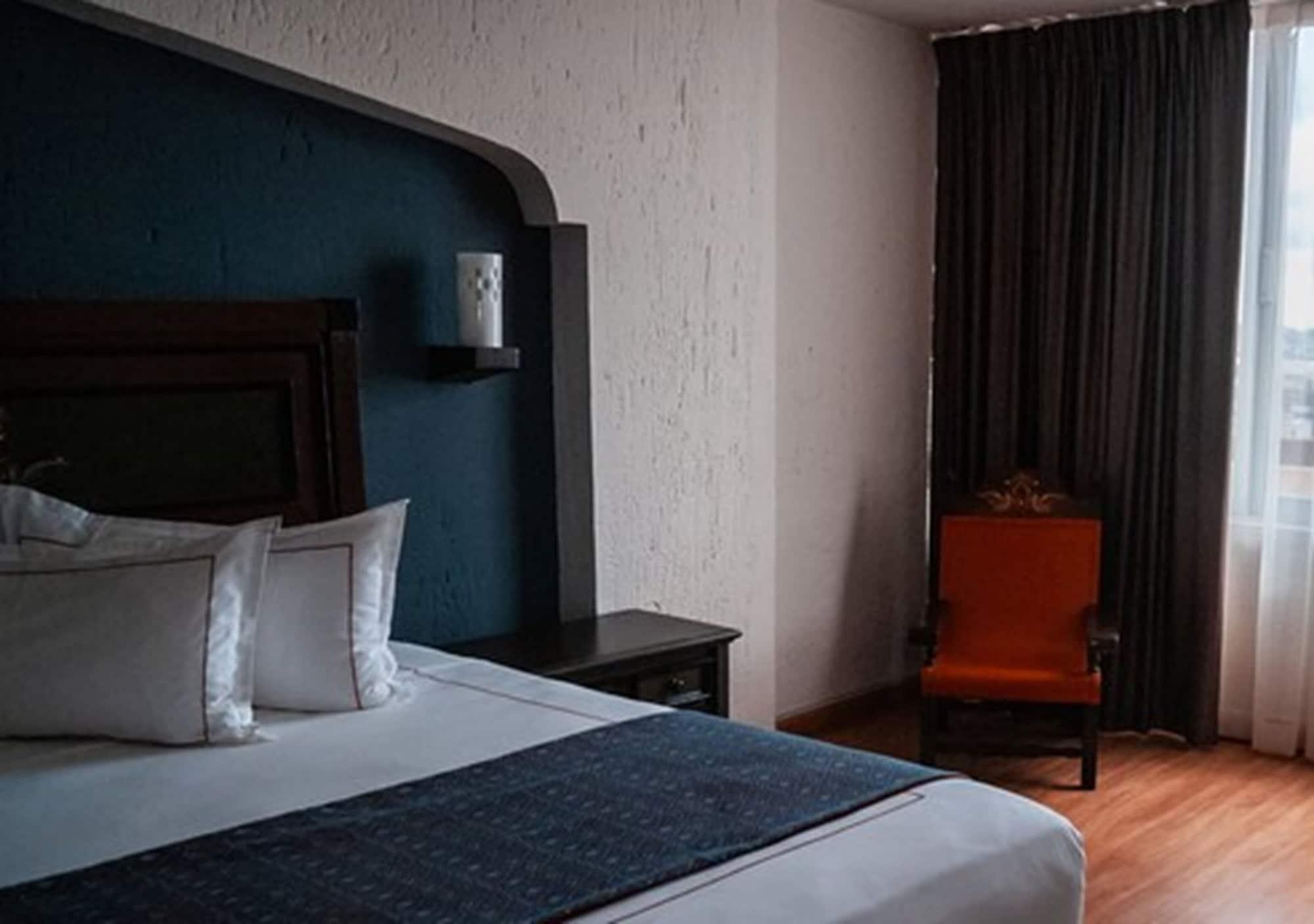 Hotel Fenix 4*
