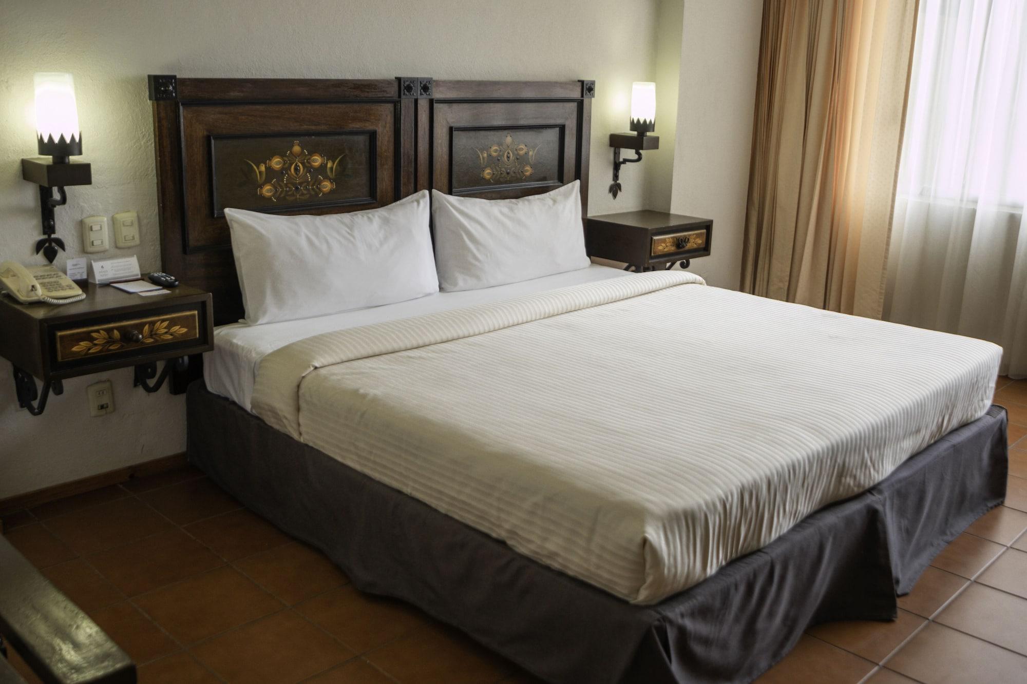 Fenix Hotel 4*