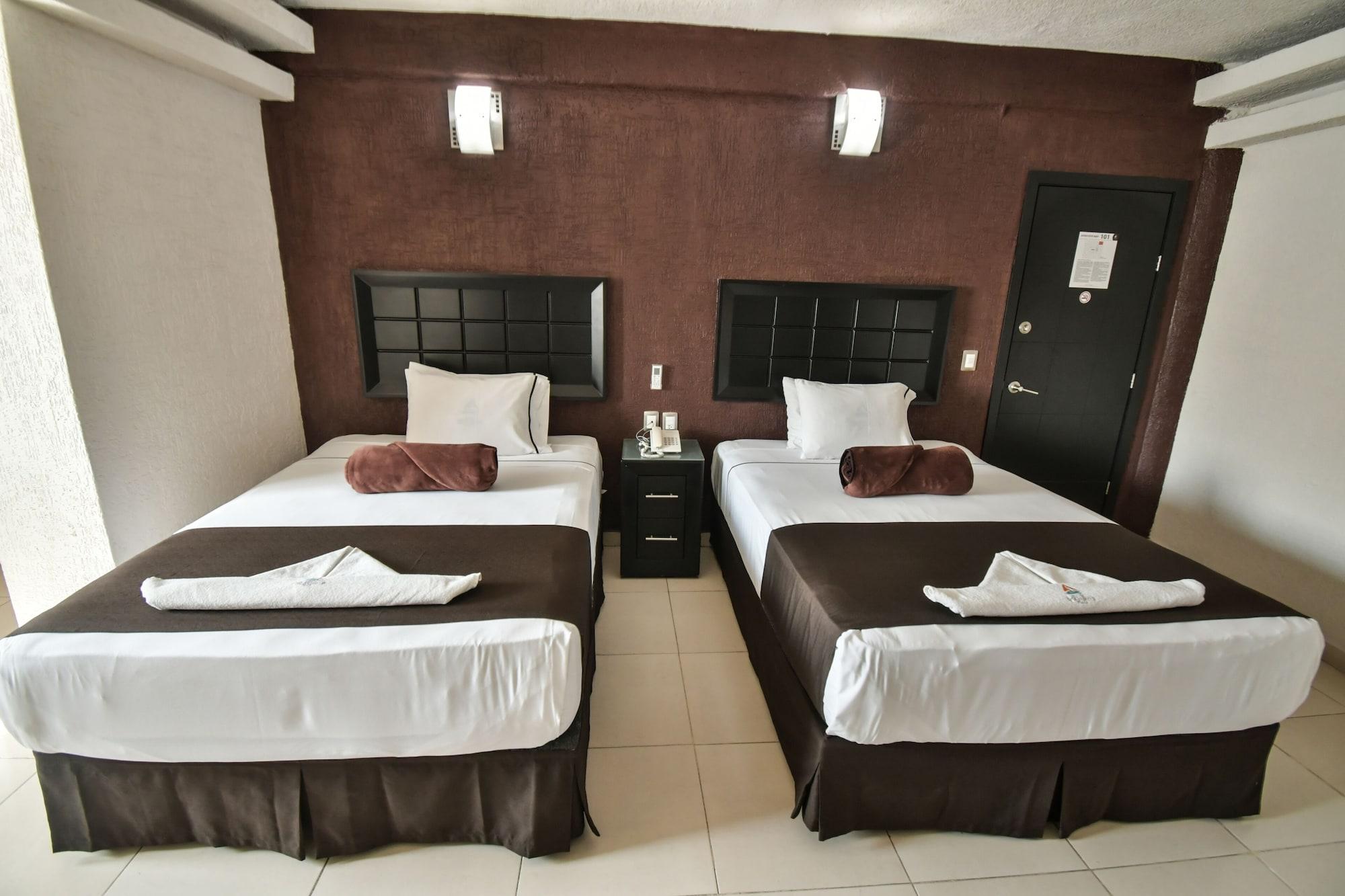 Portonovo Plaza Centro 3* Guadalajara