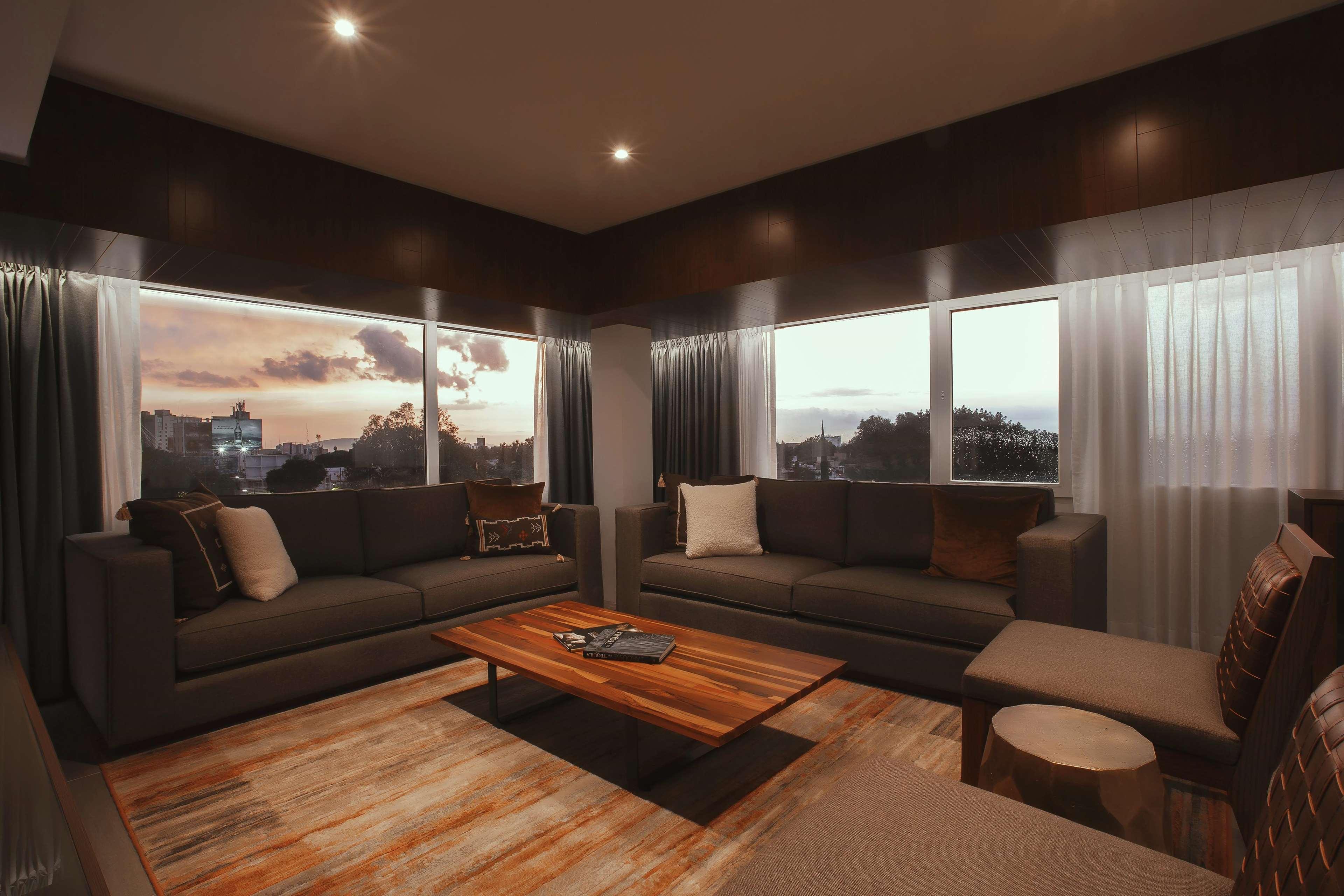 Hotel Indigo Expo By Ihg 4*