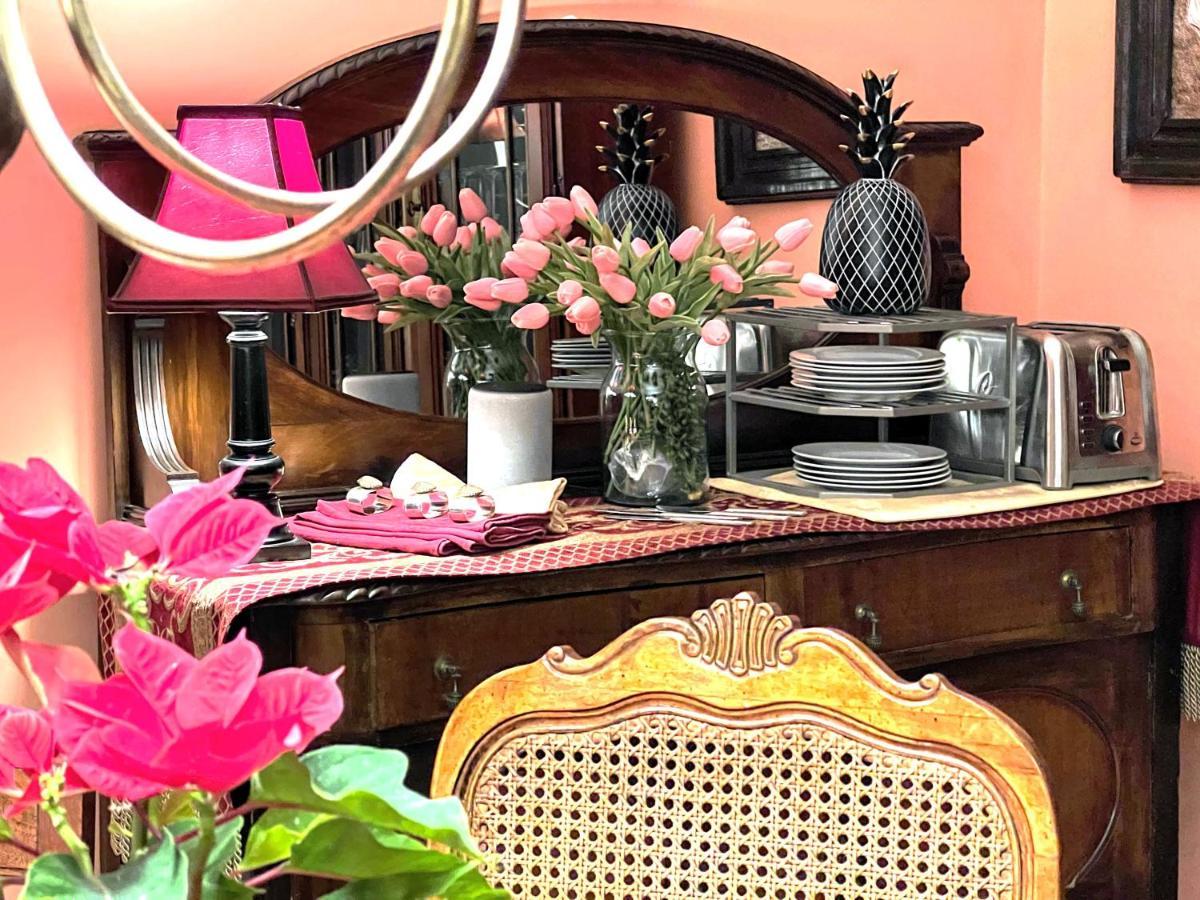 Dickinson Guest House, Guadalajara Expo 3*