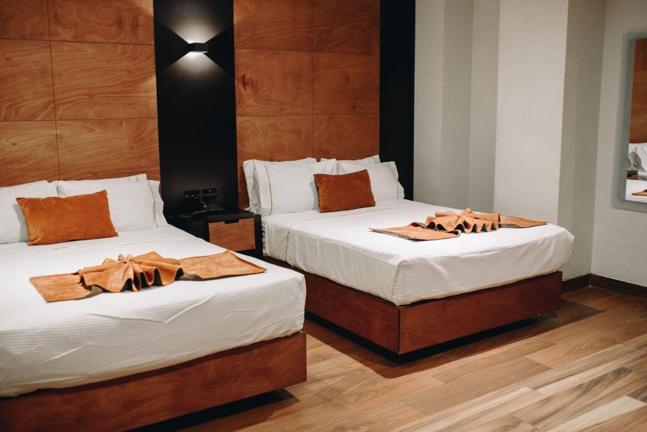 Dali Plaza Ejecutivo Hotel 4*