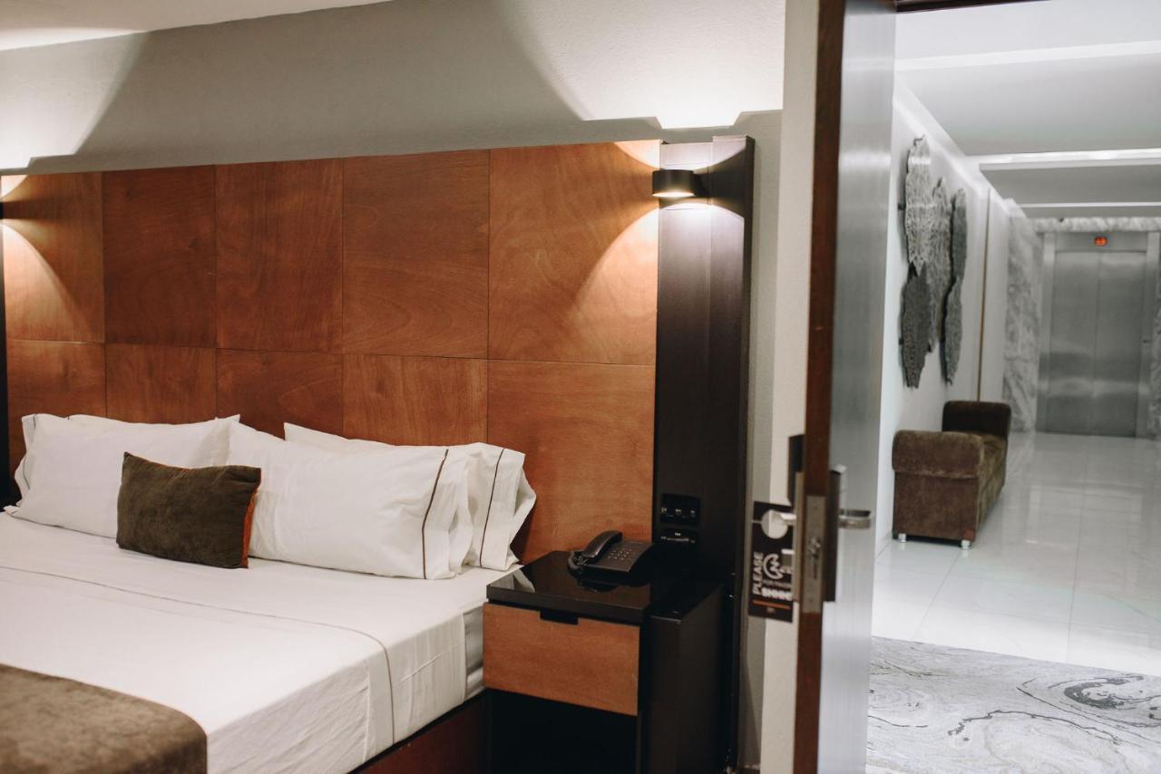 Dali Plaza Ejecutivo Hotel 4*