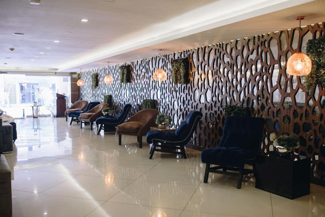 Dali Plaza Ejecutivo Hotel 4*