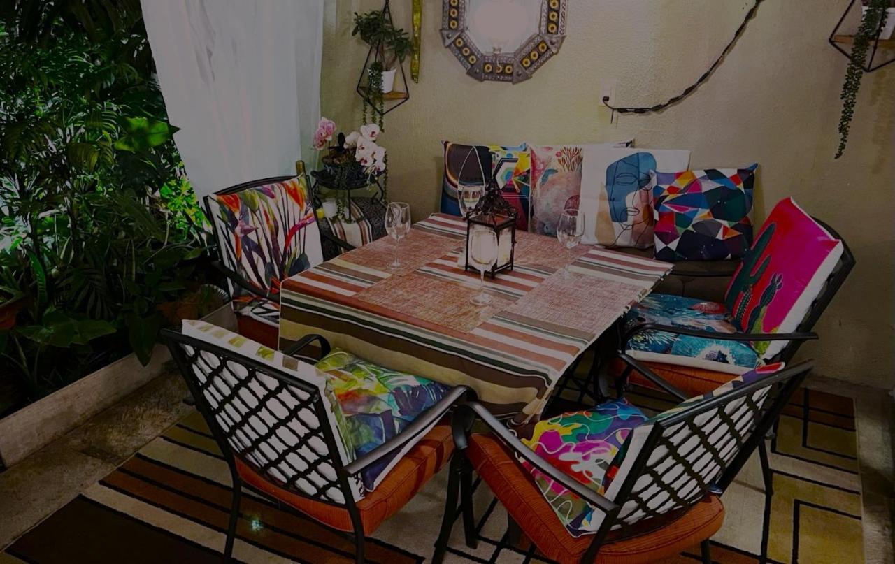 Casa de hóspedes Dickinson Guest House, Guadalajara Expo 3*
