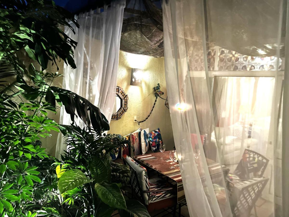 Dickinson Guest House, Guadalajara Expo