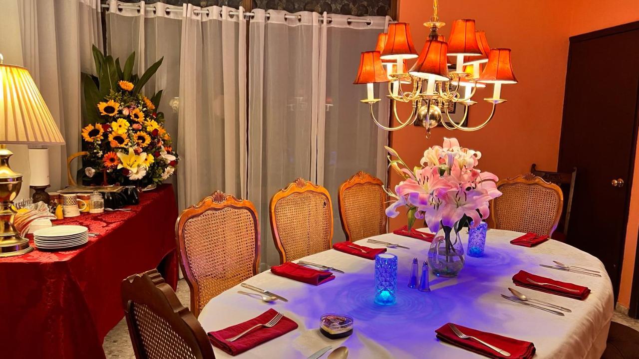 Dickinson Guest House, Guadalajara Expo 3*