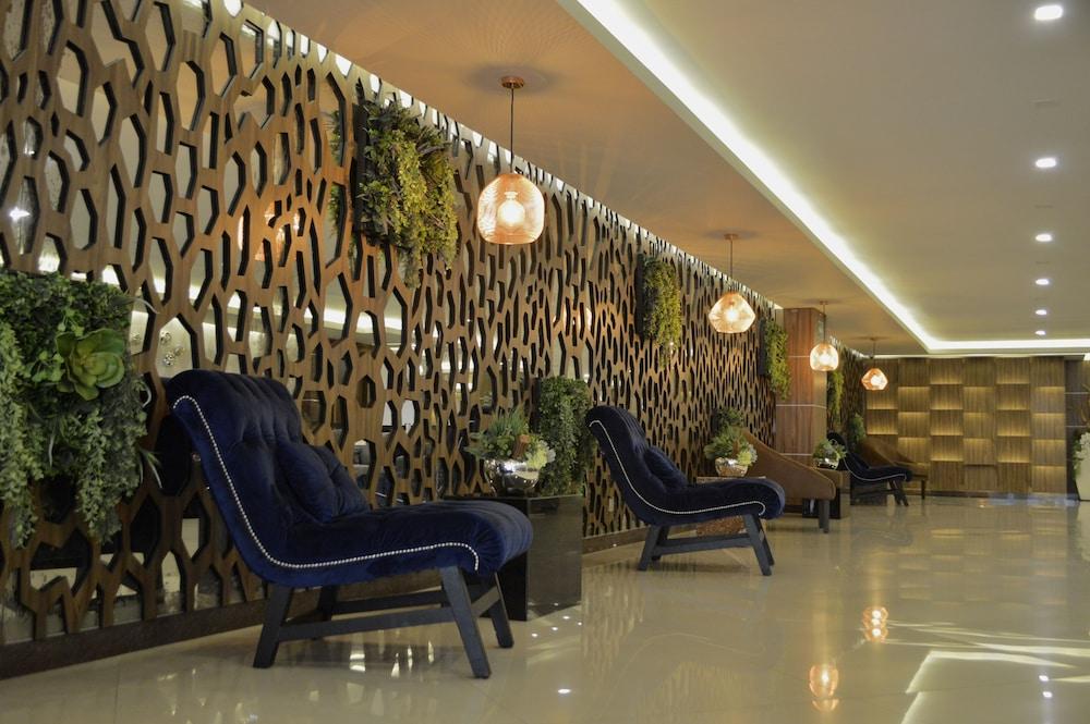 Dali Plaza Ejecutivo Hotel