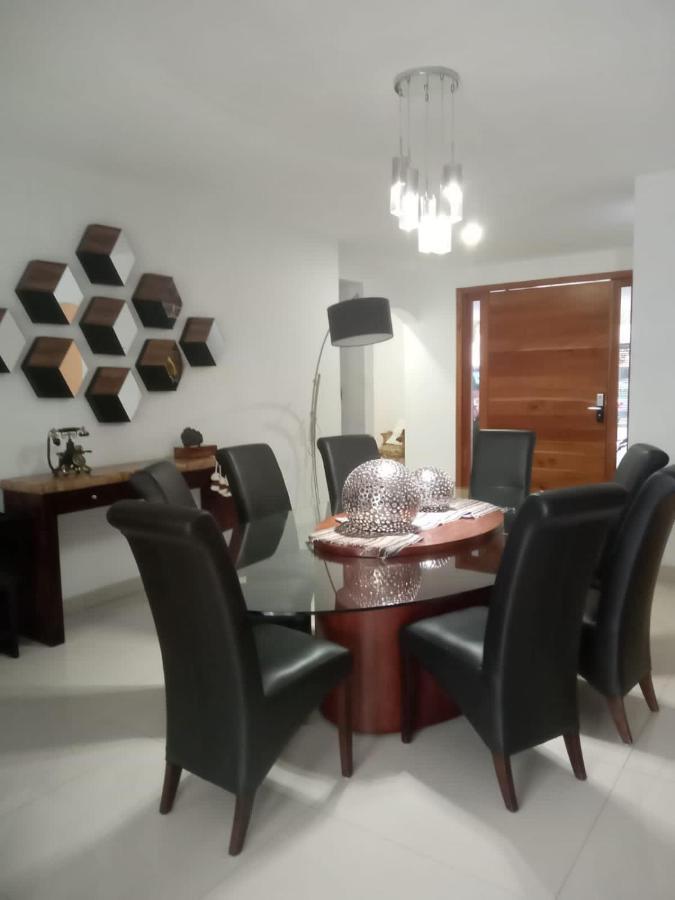 Homestay Casa Serena - Casa De Huespedes *