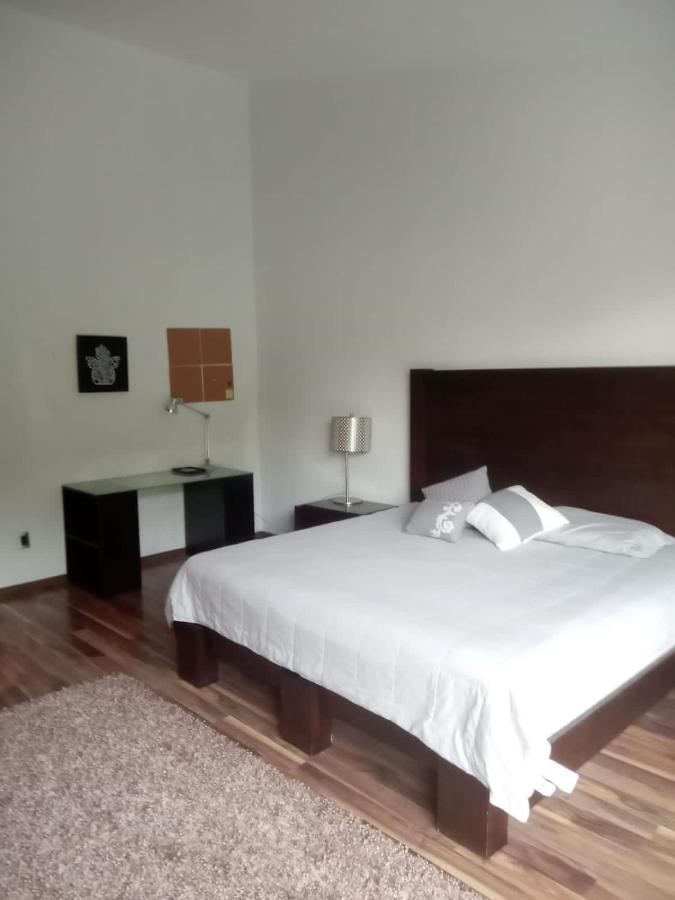 Homestay Casa Serena - Casa De Huespedes Guadalajara