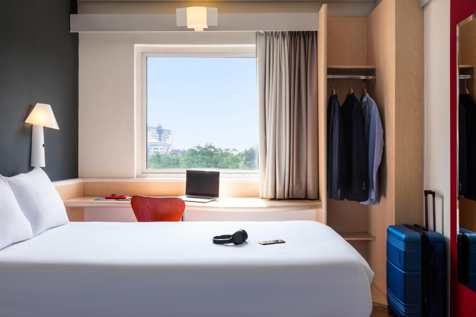 Hotel Ibis Expo 3*