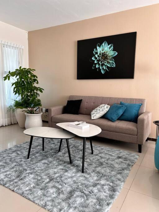Casa de férias Casa Bon Ubicada En Nueva Galicia Residencial, Es Propiedad Completa Al Sur De La Ciudad Que Te Ofrece Modernidad, Espacio, Tranquilidad, Cuenta Con 4 Recamaras 3 Banos Completos Y 2 Cajones De Estacionamiento Privados Guadalajara