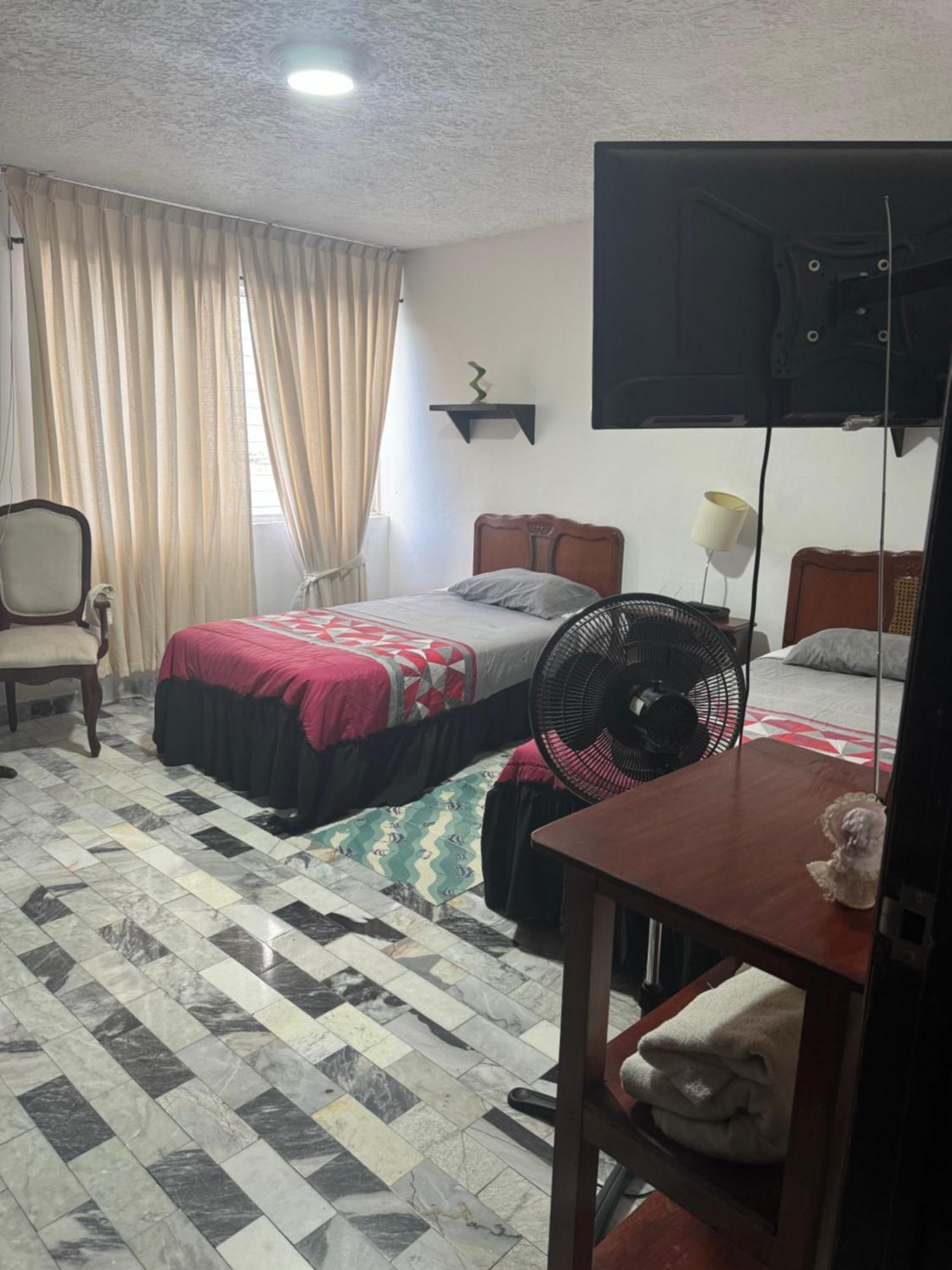 Casa En Jardines Providencia Homestay Guadalajara