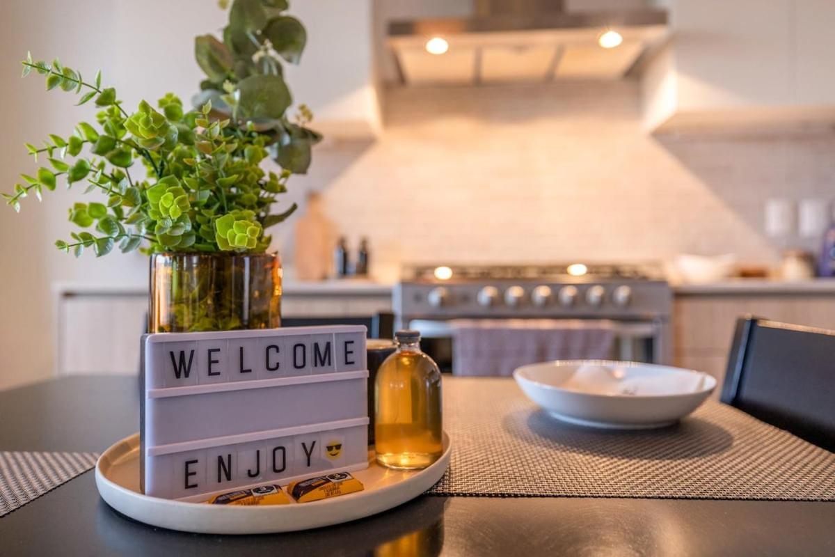 Comfortable And Modern In The Amerciana Neighborhood Mariachiloft Apartment *