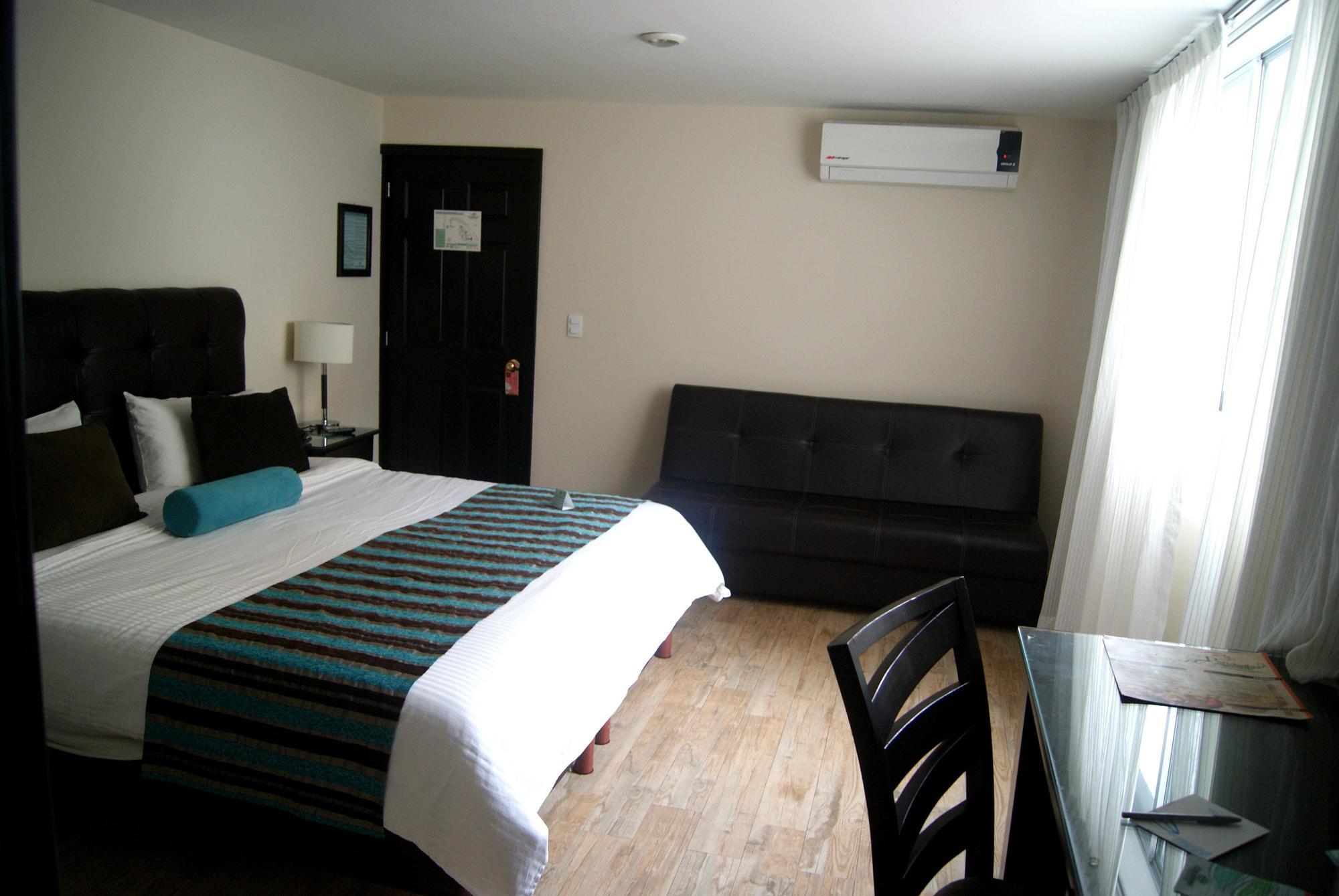 Hotel Country & 4*