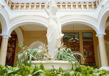 Regis Hotel 3*