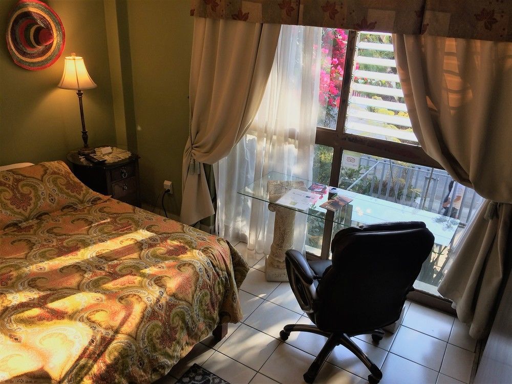 Dickinson Guest House, Guadalajara Expo