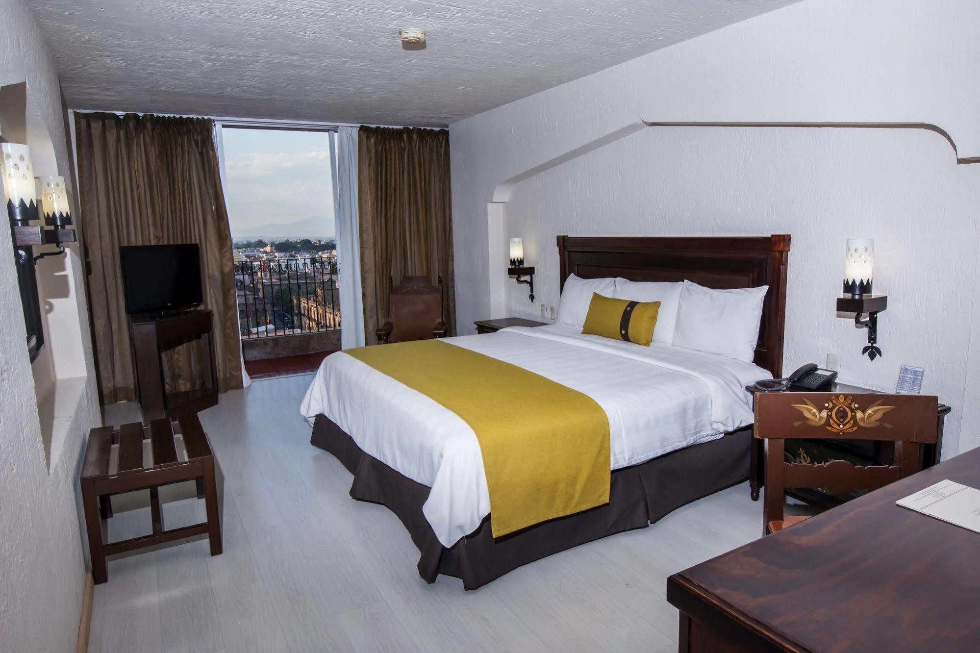 Hotel Fenix