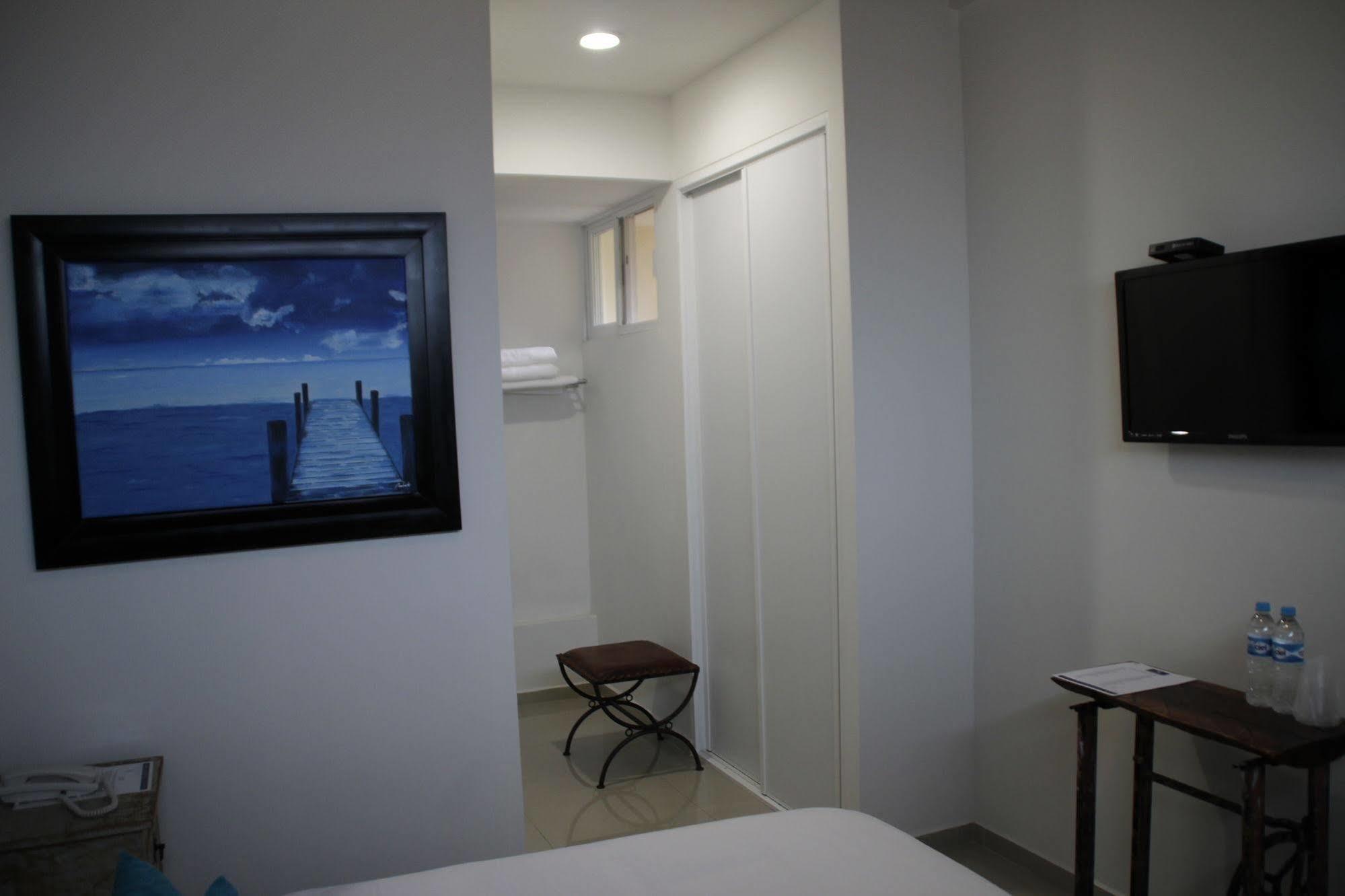 Chapultepec Hotel 3*