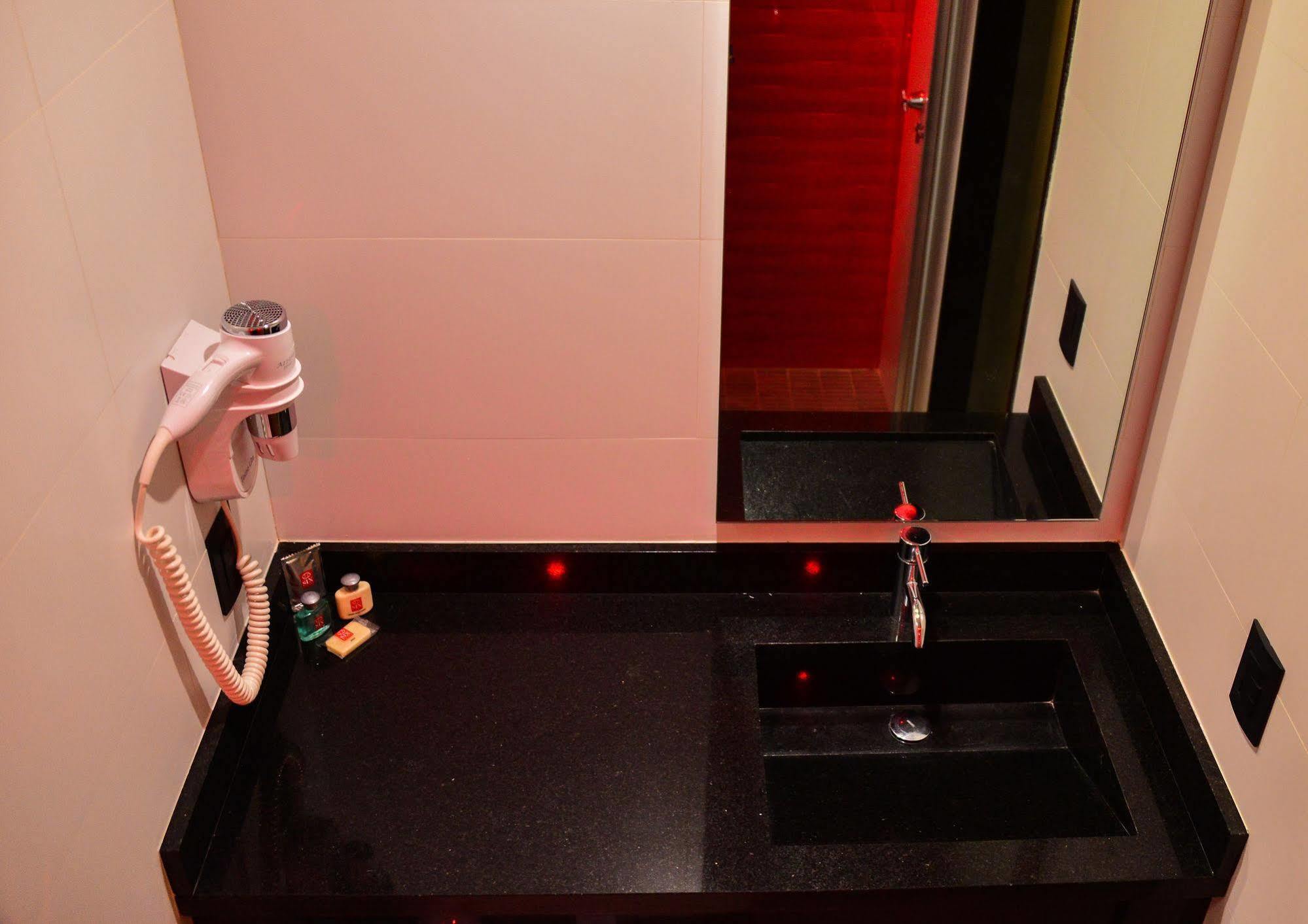 Six Expiatorio Hotel 3*