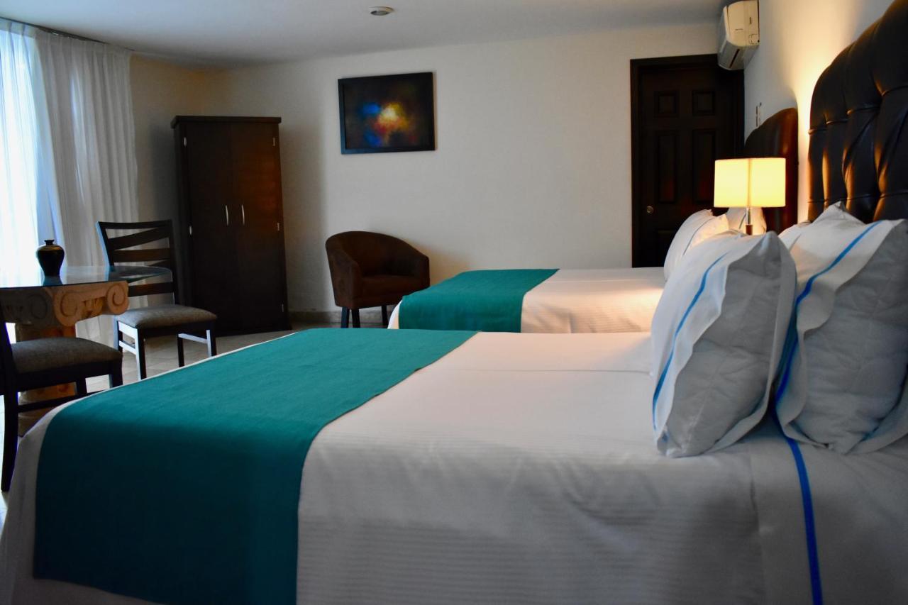 Country & Hotel