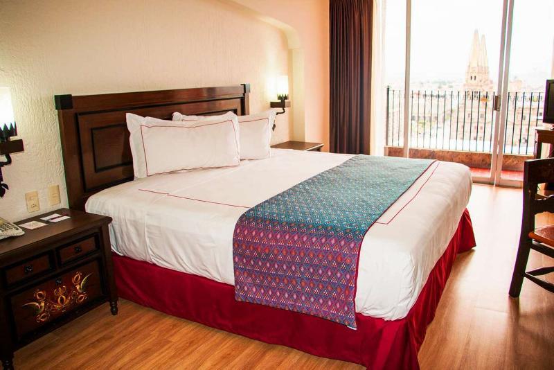 Fenix Hotel 4*